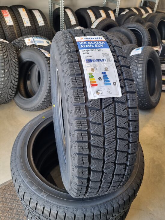 215/65R16 Sailun Arctic SUV XL